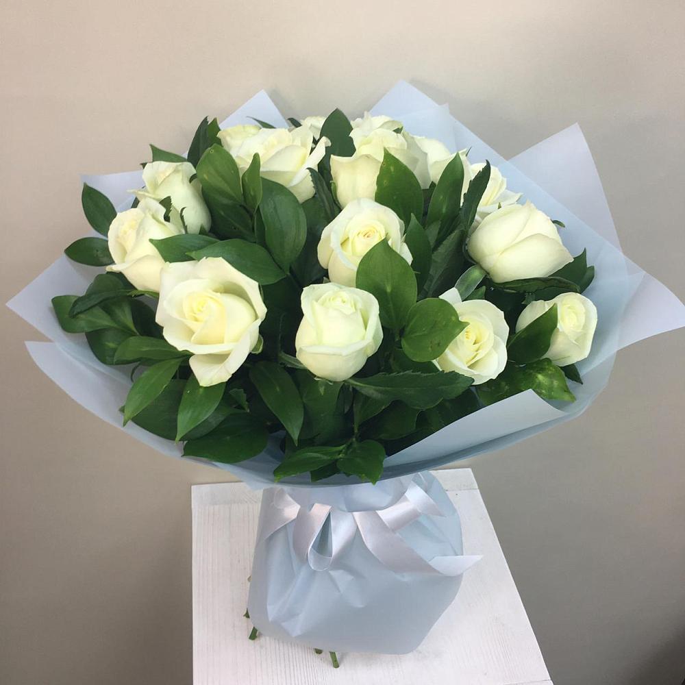 Букет 15 Белых роз Проуд в Меленках