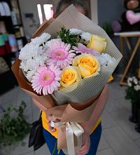 Букет цветов из:  Герберы, Розы и Хризантемы в Меленках