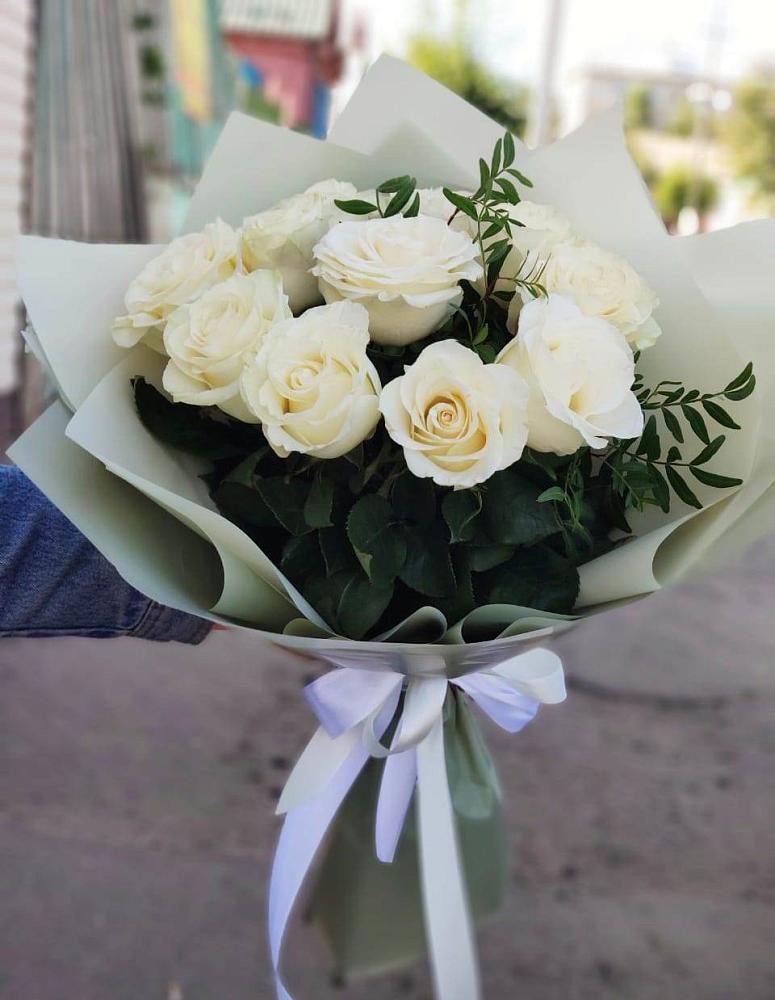 Букет Белые розы Проуд в Меленках