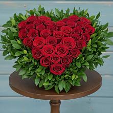 Цветочная композиция из Розы в виде сердца в Меленках