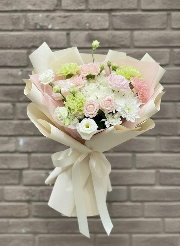 Букет цветов из: Гвоздики, Розы, Лизиантусы и Хризантемы в Меленках